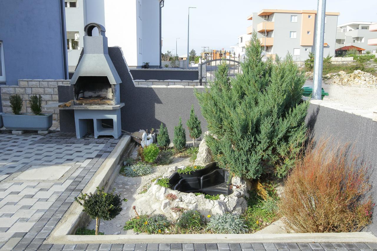 Lucky Luke Pool Apartments نوفاليا المظهر الخارجي الصورة