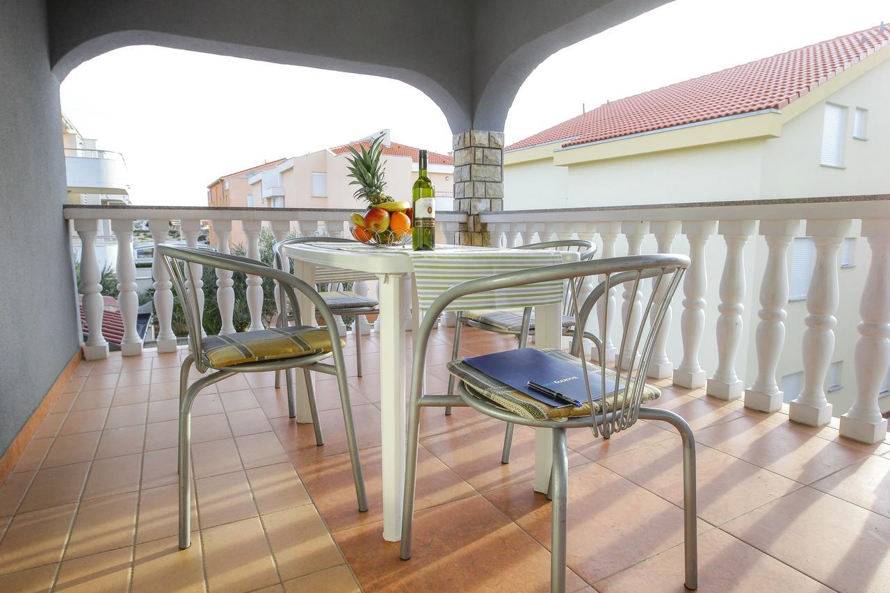 Lucky Luke Pool Apartments نوفاليا المظهر الخارجي الصورة