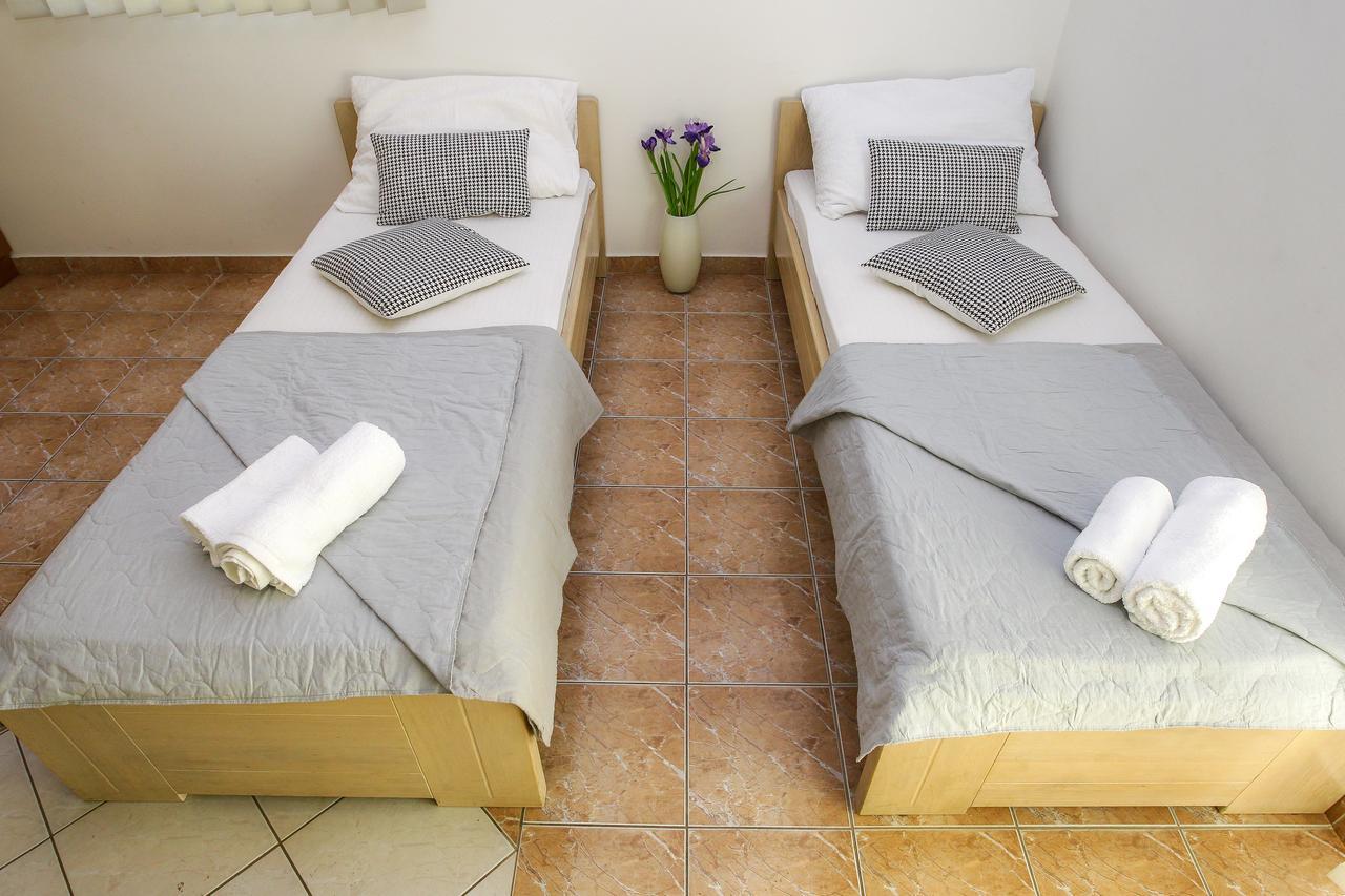 Lucky Luke Pool Apartments نوفاليا المظهر الخارجي الصورة