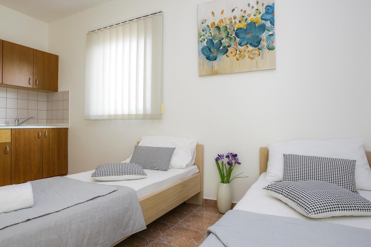 Lucky Luke Pool Apartments نوفاليا المظهر الخارجي الصورة